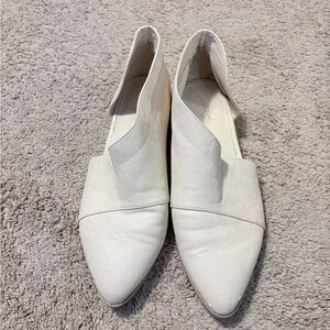 Universal Thread Cream Women's Flats